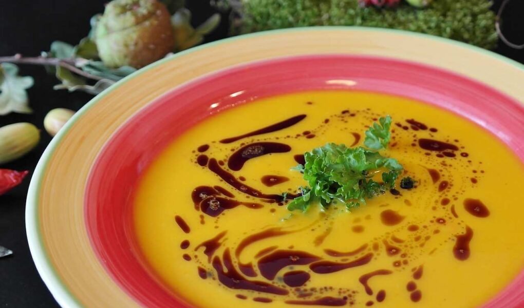 Sopa Cremosa de Cebola: Receita Simples, Econômica e Irresistível! Sopa Cremosa De Cebola