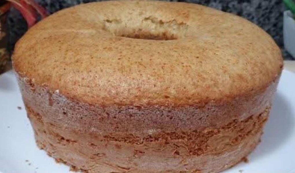 Bolo Simples Caseiro Fofinho E Dourado