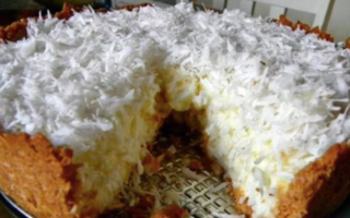 Torta gelada de coco