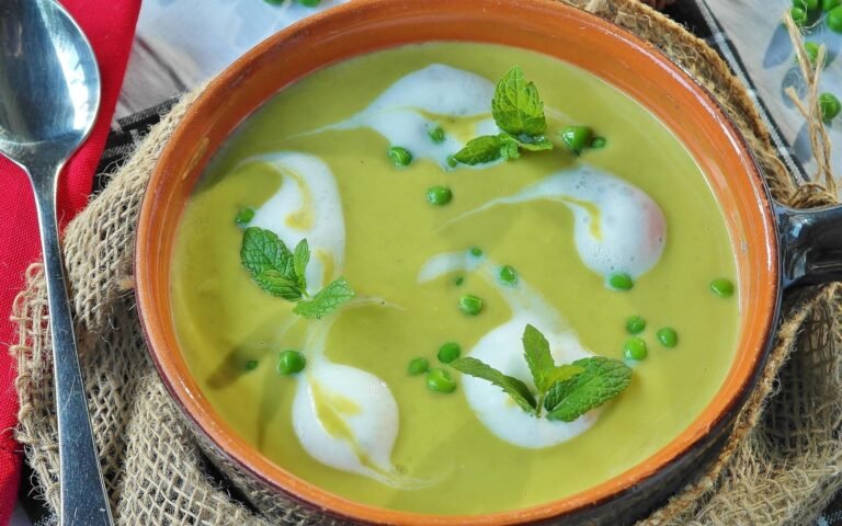 pea soup, soup, starter, soup plate, key, peas, green, having lunch, vegetables, fresh, vegetarian, kitchen, creamy, table, dishes, meal, enjoy the meal, spoon, cook, gün, cream, salt, pepper, broth, vegetable broth, feasting, healthy, enjoy, pea soup, pea soup, pea soup, pea soup, soup, soup, soup, soup, soup