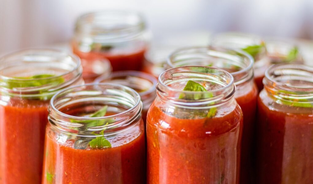 Molho de Tomate Caseiro: A Receita Fácil e Definitiva (Melhor que o de Mercado!) Molho de tomate caseiro
