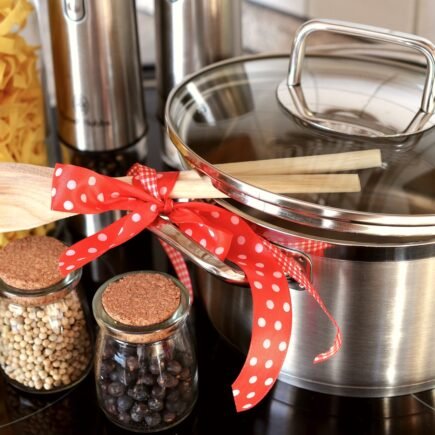 O Guia Completo de como limpar panela queimada - Limpeza Interna e Externa! pot, kitchen, cook, wooden spoon, prepare, meal, ingredients, preparation, pot, kitchen, kitchen, kitchen, kitchen, kitchen