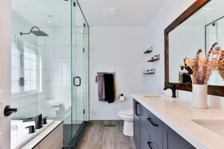 Como Decorar o Banheiro com Achados da Shopee: Praticidade, Estilo e Economia Decorar o Banheiro