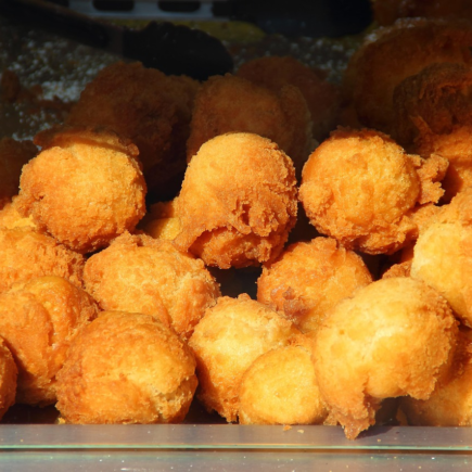 Bolinho de Chuva: A Receita Perfeita para Adoçar Seu Dia! Bolinho de chuva