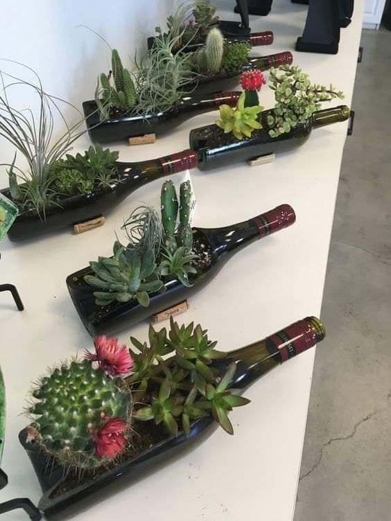image 34 Artesanatos com Garrafas de Vidro: Ideias Incríveis, Passo a Passo e Inspiração