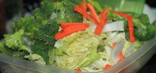 Como fazer a salada perfeita: guia completo para uma explosão de sabores frescos
