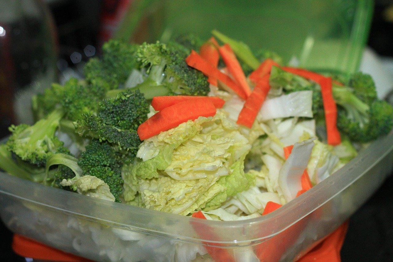 Como fazer a salada perfeita: guia completo para uma explosão de sabores frescos