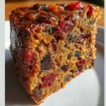 Bolo de Natal Clássico com Frutas Secas e Cobertura de Caramelo