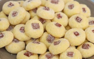 Biscoito Amanteigado Com Goiabada Que Derrete Na Boca E Nao Da Para Comer Um So Veja A Receita 320x200