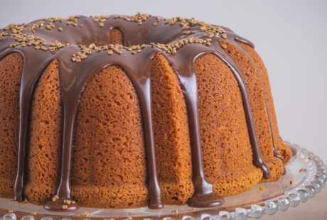 Bolo de Cenoura Grande Fofinho com Cobertura de Chocolate