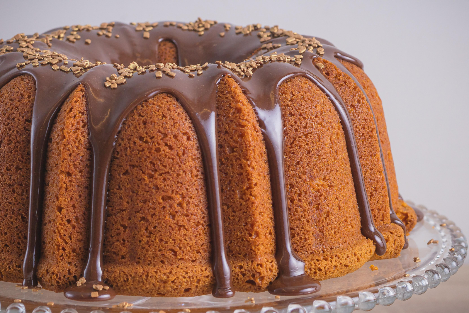 Bolo de Cenoura Grande Fofinho com Cobertura de Chocolate