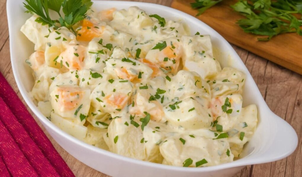 Salada de Maionese com Batata salada batata com ovos 02 1200x901 1