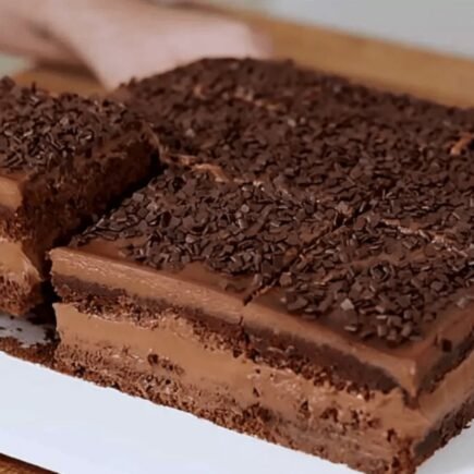 Bolo de Chocolate Caprichoso da Vovó: A Receita Perfeita para Fazer em Minutos! destaque 1783448870182