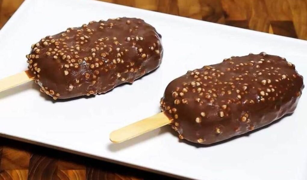 Picolé de Coco com Chocolate e Amendoim: A Receita Refrescante que Vai Conquistar sua Família! destaque 1784942579499