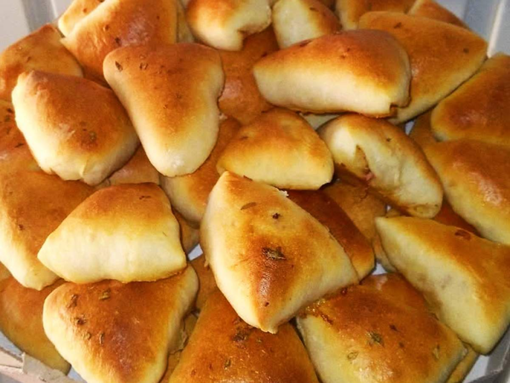 Esfiha de Batata com Linguiça