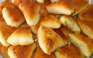 Esfiha de Batata com Linguiça
